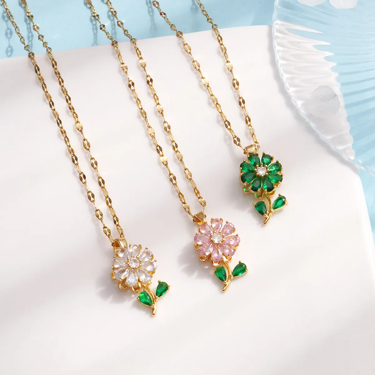 Rotating Flower Pendant Necklace Gold Plated Copper Water Drop Zircon Dainty Chic Elegant Jewelry For Women