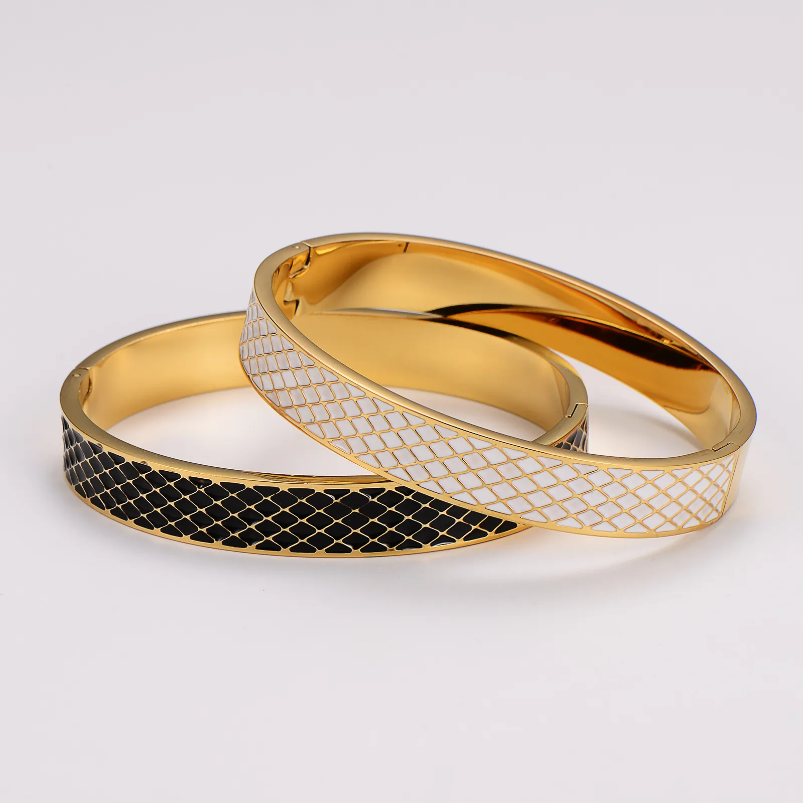 Vintage Diamond Lattice Bangle 304 Stainless Steel Enamel Hinged Cuff Bracelet Fashion Jewelry For Women