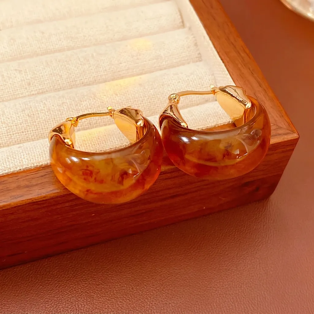 Boucles D'oreilles Créoles En Résine En Forme De U Pour Femmes Bijoux En Cuivre À Texture Marbre Géométrique Style Maillard