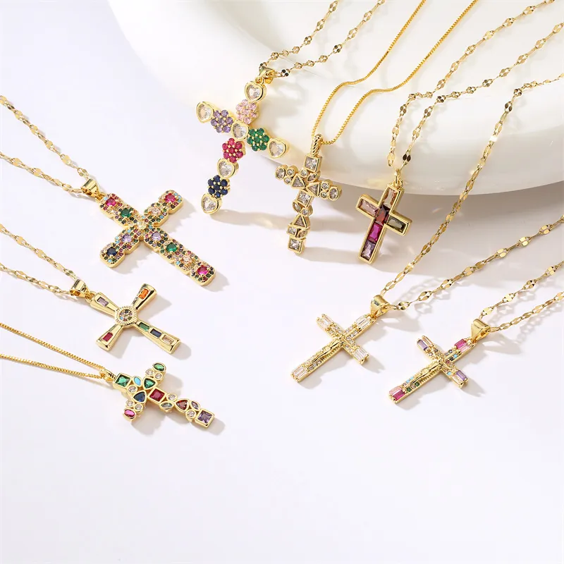 Collana Con Pendente A Croce In Rame Con Zirconi Colorati Micro Intarsiato Catena Box Gioielli Religiosi Unisex