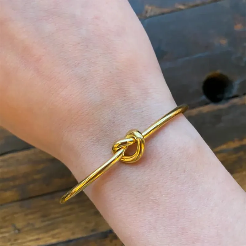 Bracciale Rigido Con Nodo Acciaio Inossidabile Placcato Oro 18K Regolabile Gioielli Minimalisti Per Donna Elegante