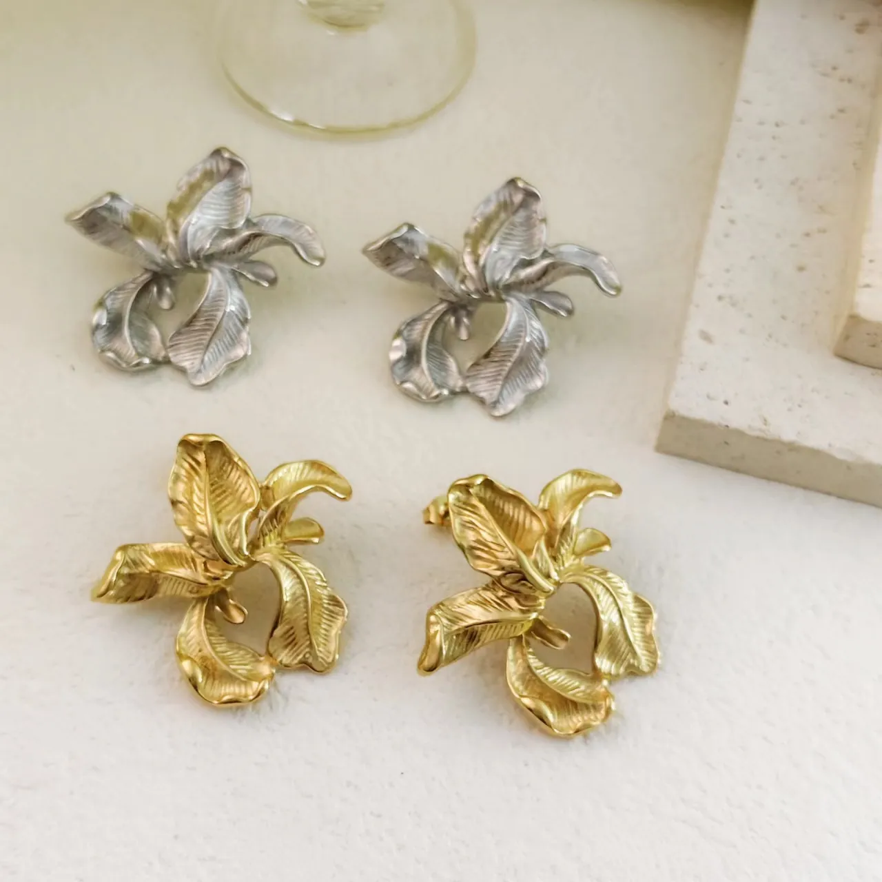 Vintage Flower Stud Earrings Iris Floral Design Stainless Steel 18K Gold Plated Retro Artistic Jewelry For Women
