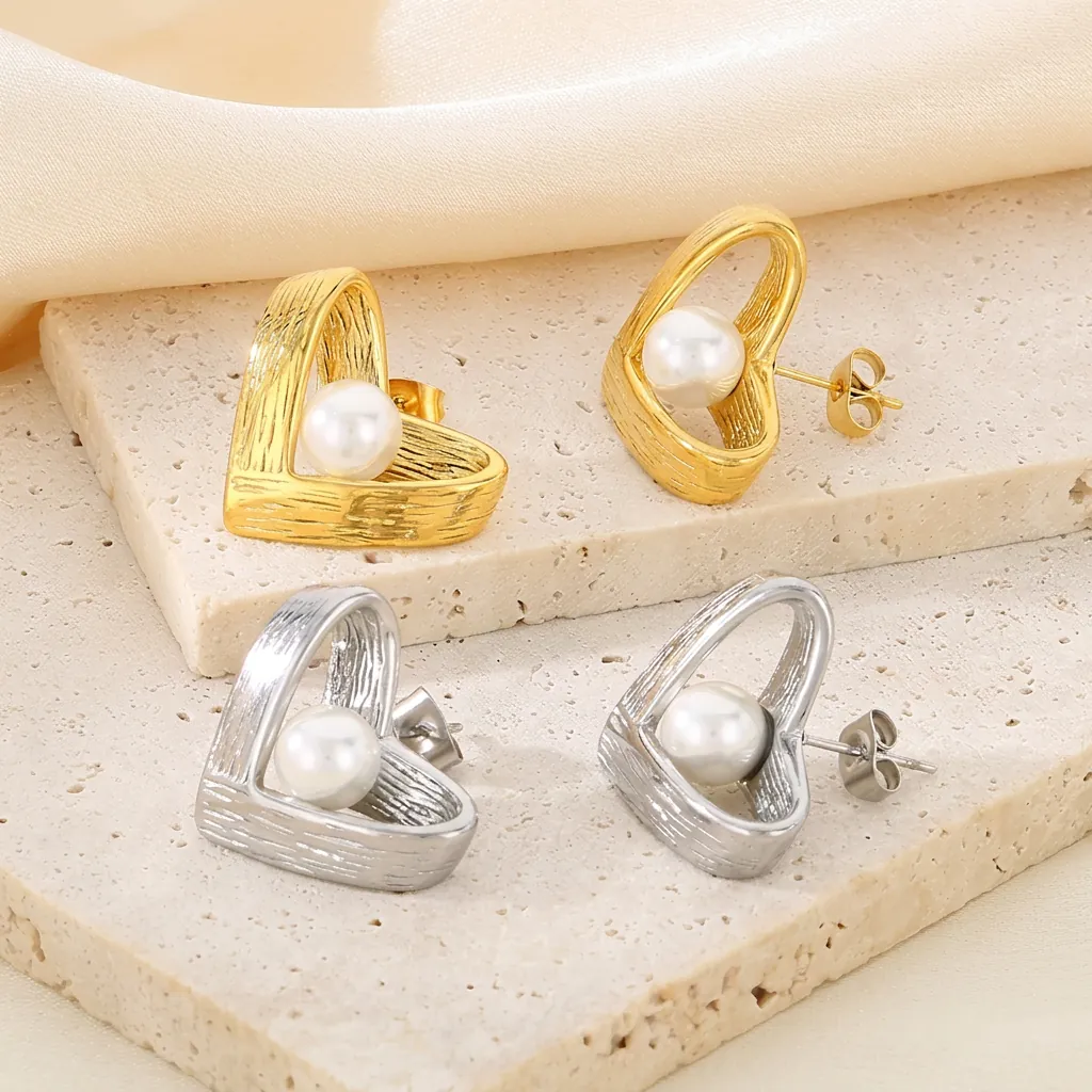 Vintage Heart Stud Earrings Stainless Steel Shell Artificial Pearl Hollow Brushed Texture Jewelry For Women French Style Elegant