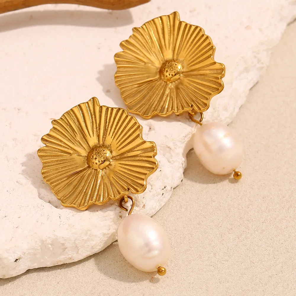 Orecchini Pendenti Petali Fiori Stile Retrò Francese Acciaio Inossidabile Placcato Oro 18K Perla Artificial