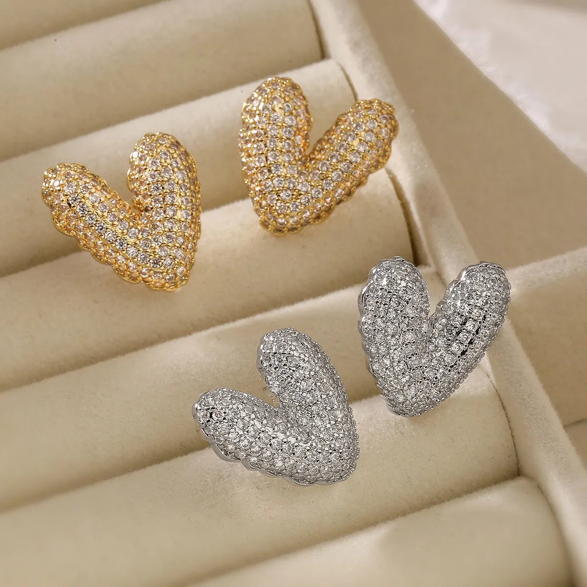 Heart Stud Earrings Copper 18K Gold Plated Pave Zircon Fashion Elegant Women Jewelry Accessory