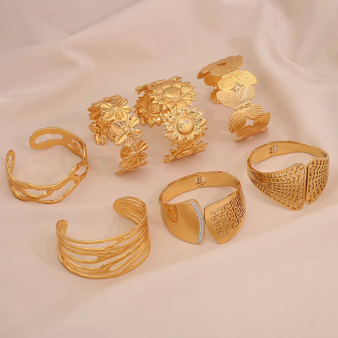 Bracelets Manchette En Acier Inoxydable Fleur Ajourée Papillon Tournesol Géométrique Unique Luxe Pour Femmes