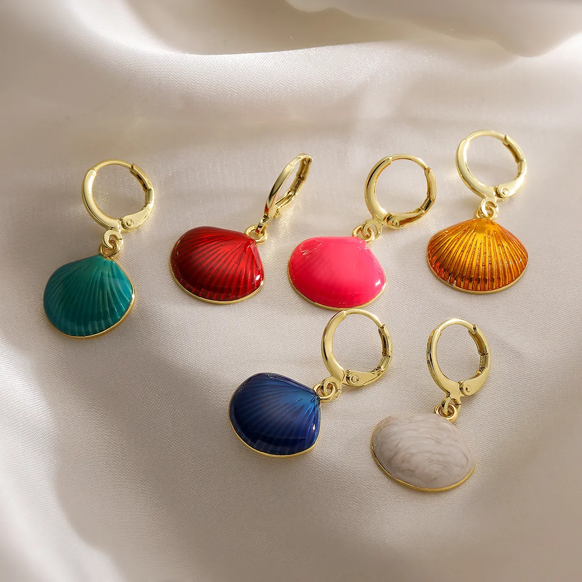 Vintage Shell Drop Hoop Earrings 18K Gold Plated Copper Enamel Colorful Sea Shell Jewelry For Women Elegant Retro Style