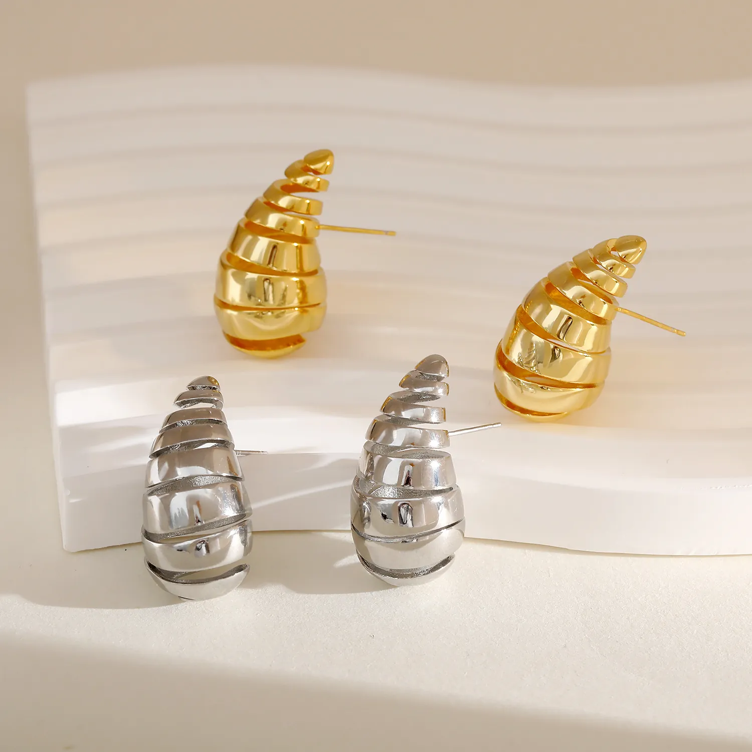 Orecchini a Bottone Minimalisti a Spirale a Goccia d'Acqua Con Perno in Argento Sterling 925 Orecchini Geometrici in Rame Placcato Oro Donna