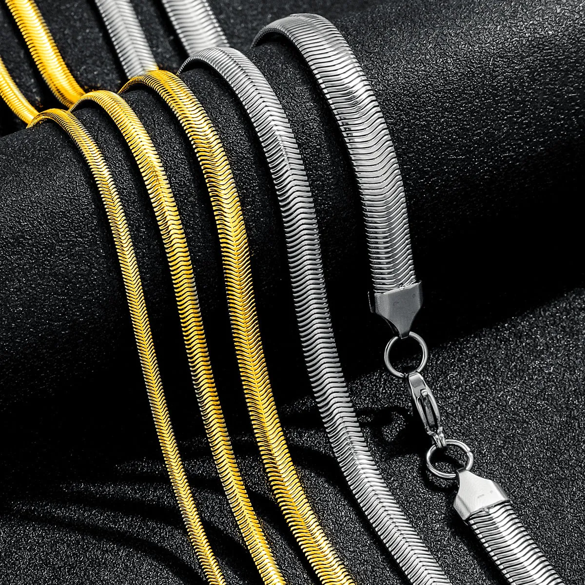 Collier Chaîne de Serpent Plate en Acier Inoxydable Unisexe Or Argent Électroplaqué Chaîne à Chevrons Minimaliste Bijoux de Mode Hip Hop