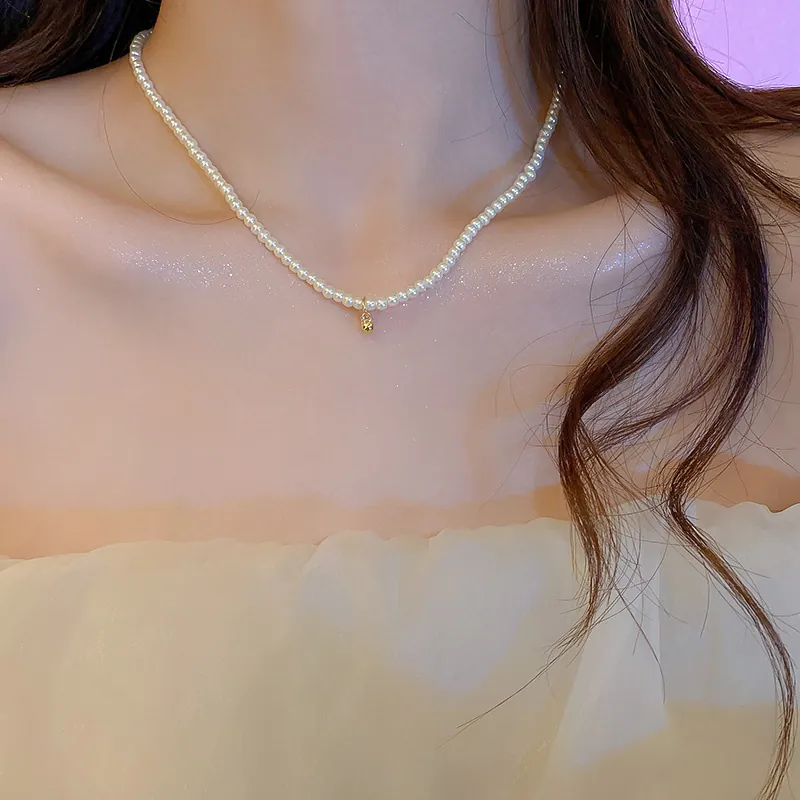 Collier Élégant En Fausses Künstliche Perles Avec Pendentif Boule En Alliage Doré Bijoux Minimalistes Pour Femmes