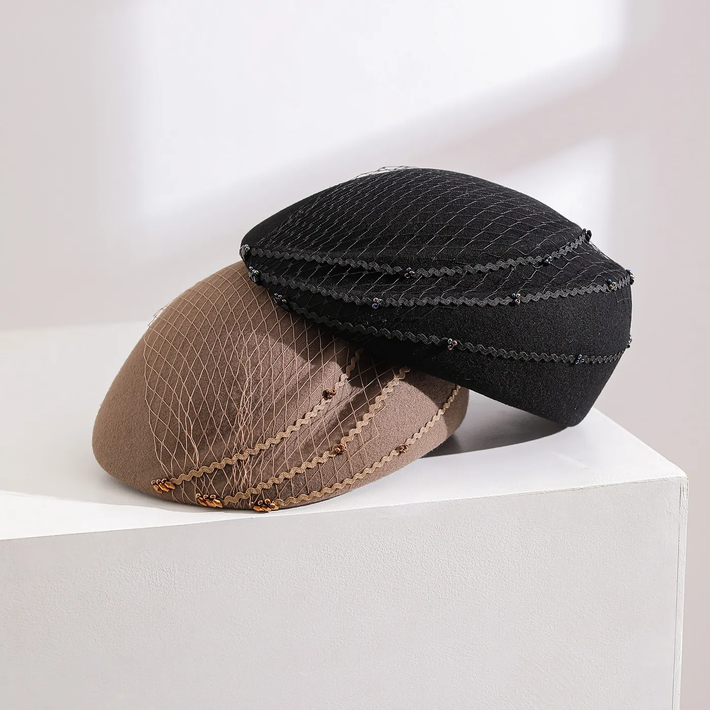 Vintage Women Wool Felt Pillbox Hat Elegant British Style Beaded Veil Fedora Party Banquet Formal Hat Winter Warm Headwear