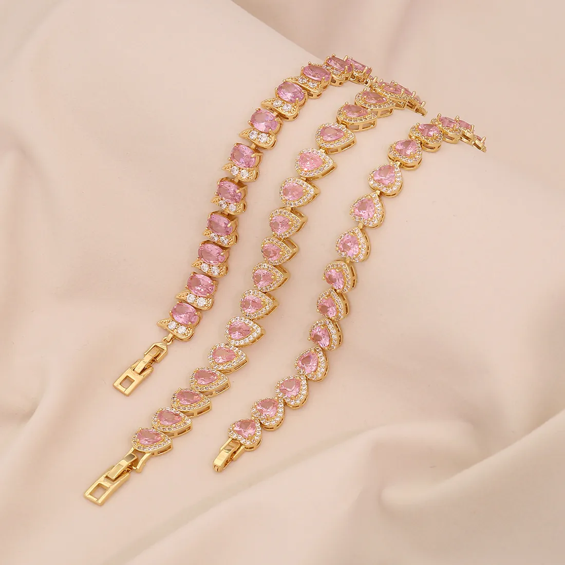 Bracciale Cuore Zircone Rosa Per Donna Elegante Rame Placcato Oro Goccia D'acqua Ala Forma Gioielli Moda