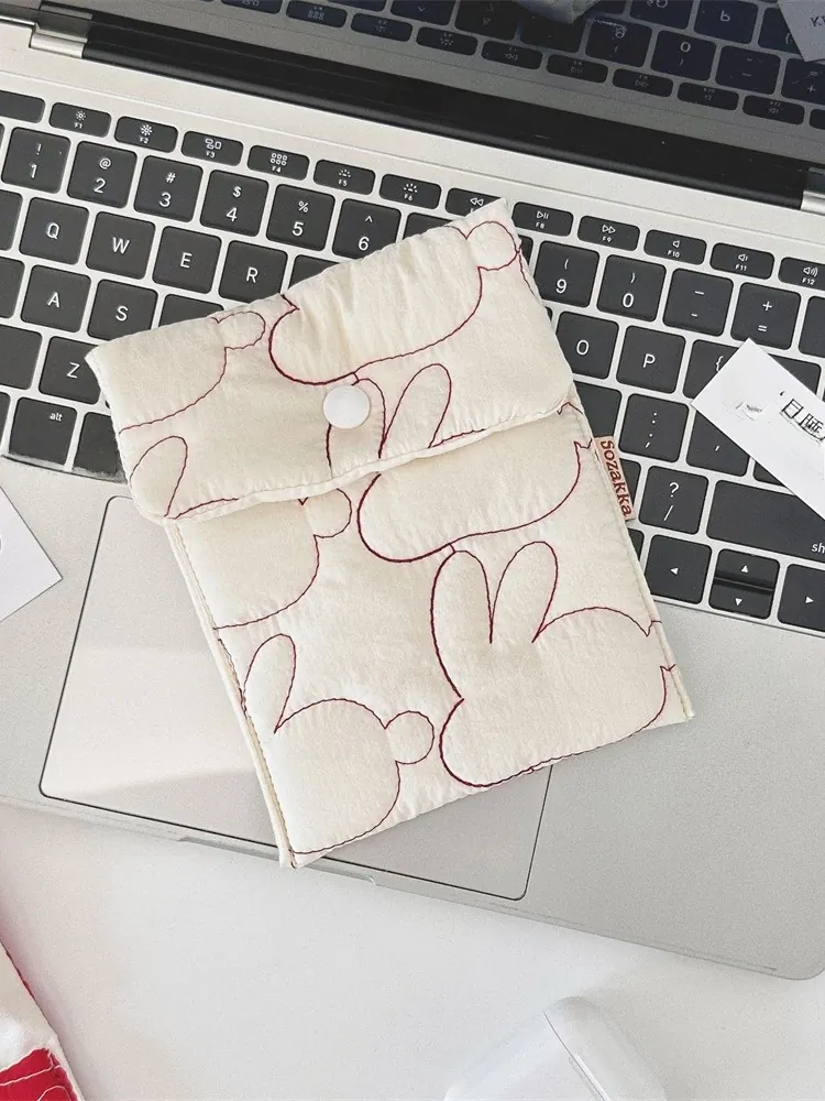Mini Quilted Cotton Sanitary Napkin Storage Bag Portable Heart Pattern Menstrual Pouch With Snap Button Cute For Women