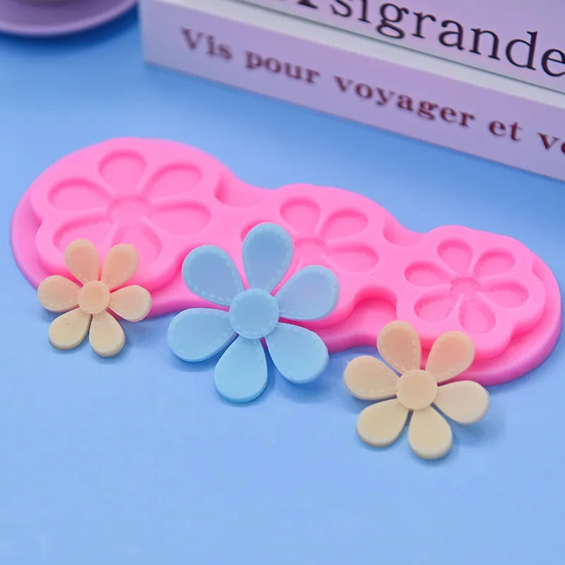 Flower Silicone Mold 3 Cavities Daisy Shape Pink Flexible DIY Baking Tool For Fondant Cake Chocolate Decoration