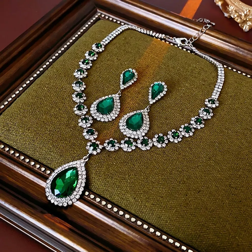 Collana E Orecchini Con Strass A Goccia Lega Pietra Verde Smeraldo Stile Di Lusso Francese Per Donne Accessori Eleganti