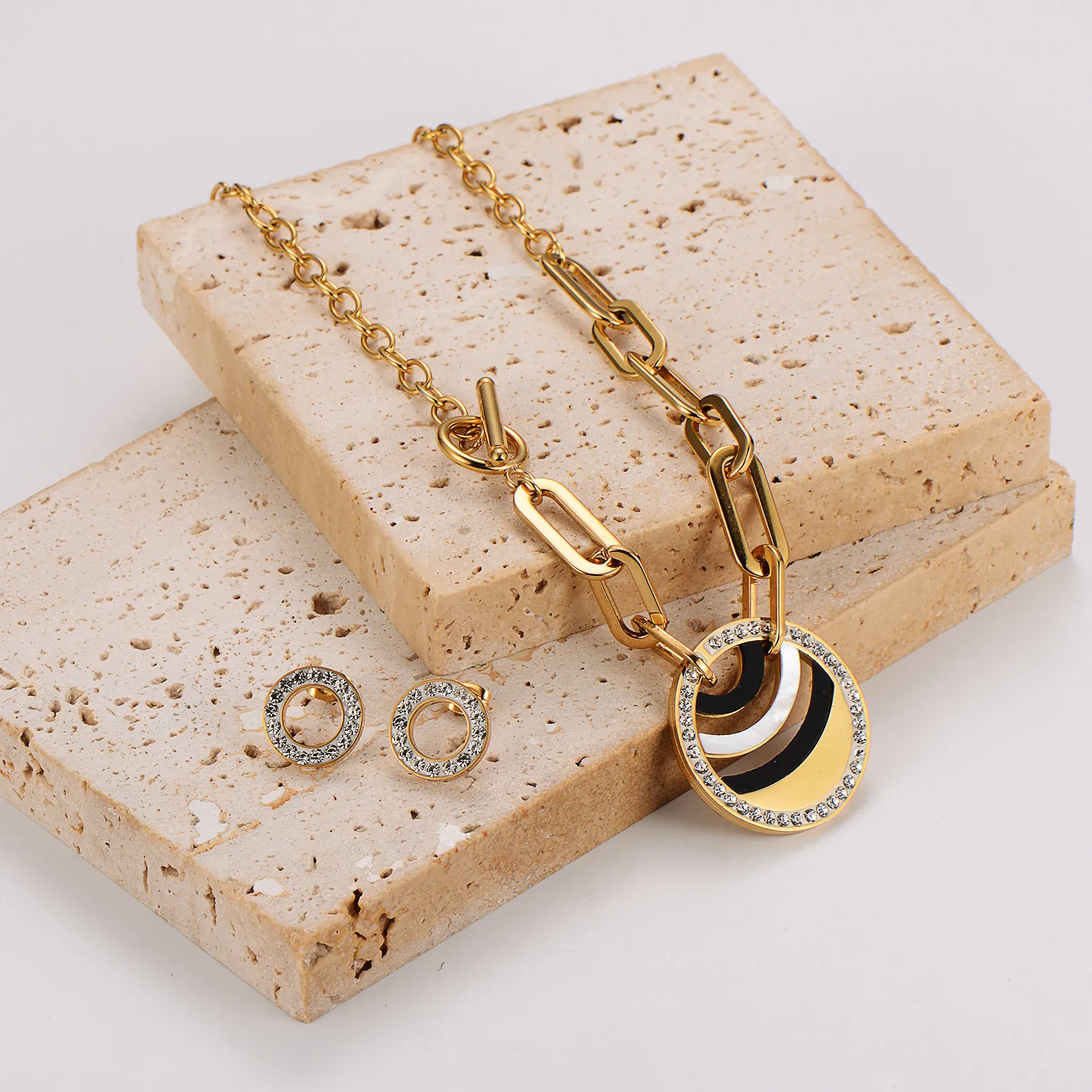 304 Stainless Steel 18K Gold Plated Necklace And Earrings Encrusted Rhinestone Circle Black White Pattern Paperclip Chain