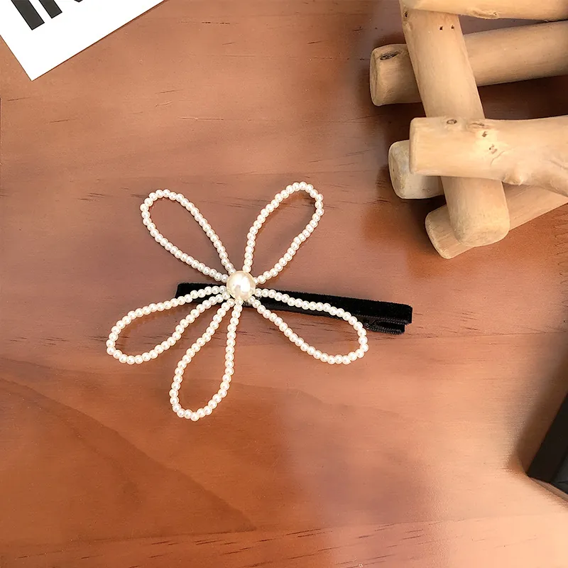 Elegant Artificial Pearl Flower Hair Clip Korean Style Alloy Woven Floral Duckbill Side Clip For Women Hair Accessory