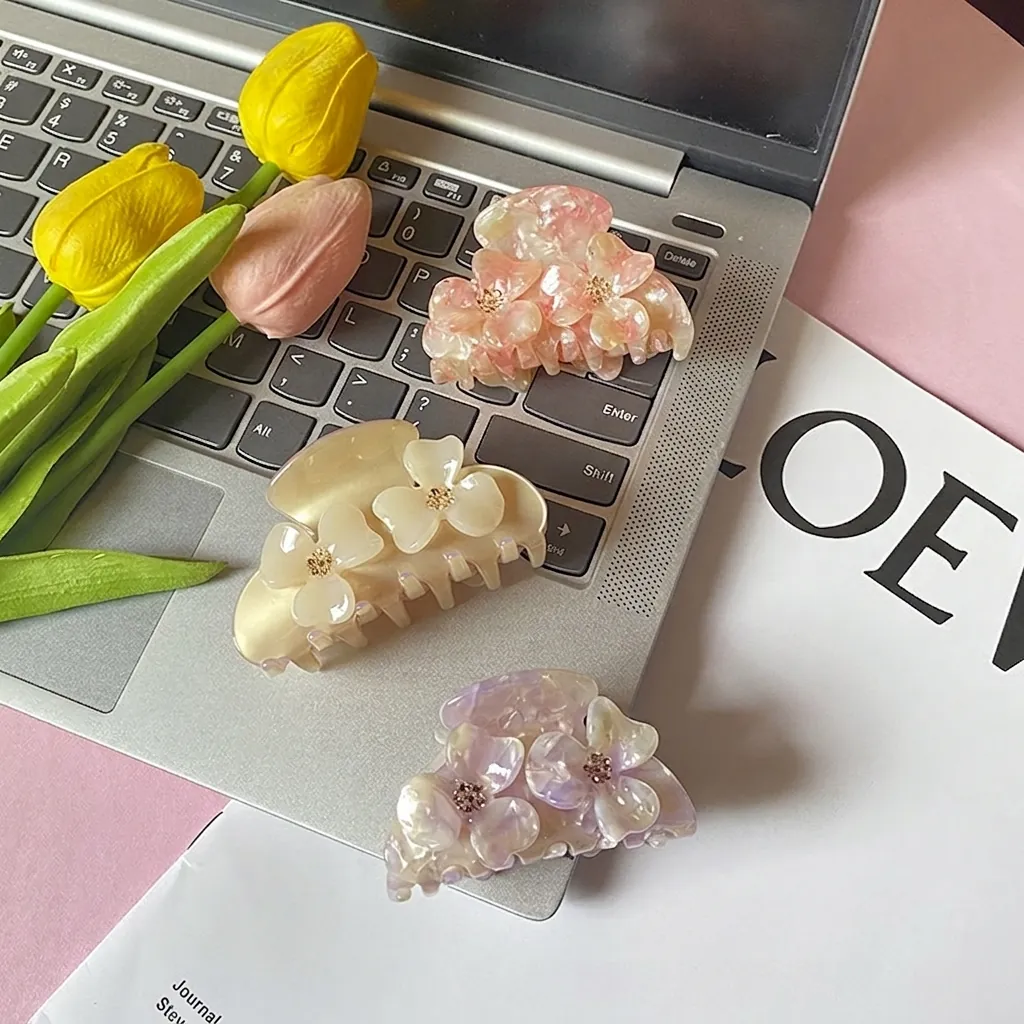 Flower Shaped Acetate Hair Claw Clips Elegant French Style Rhinestone Inlaid Sweet Floral Hair Clips For Women Girls