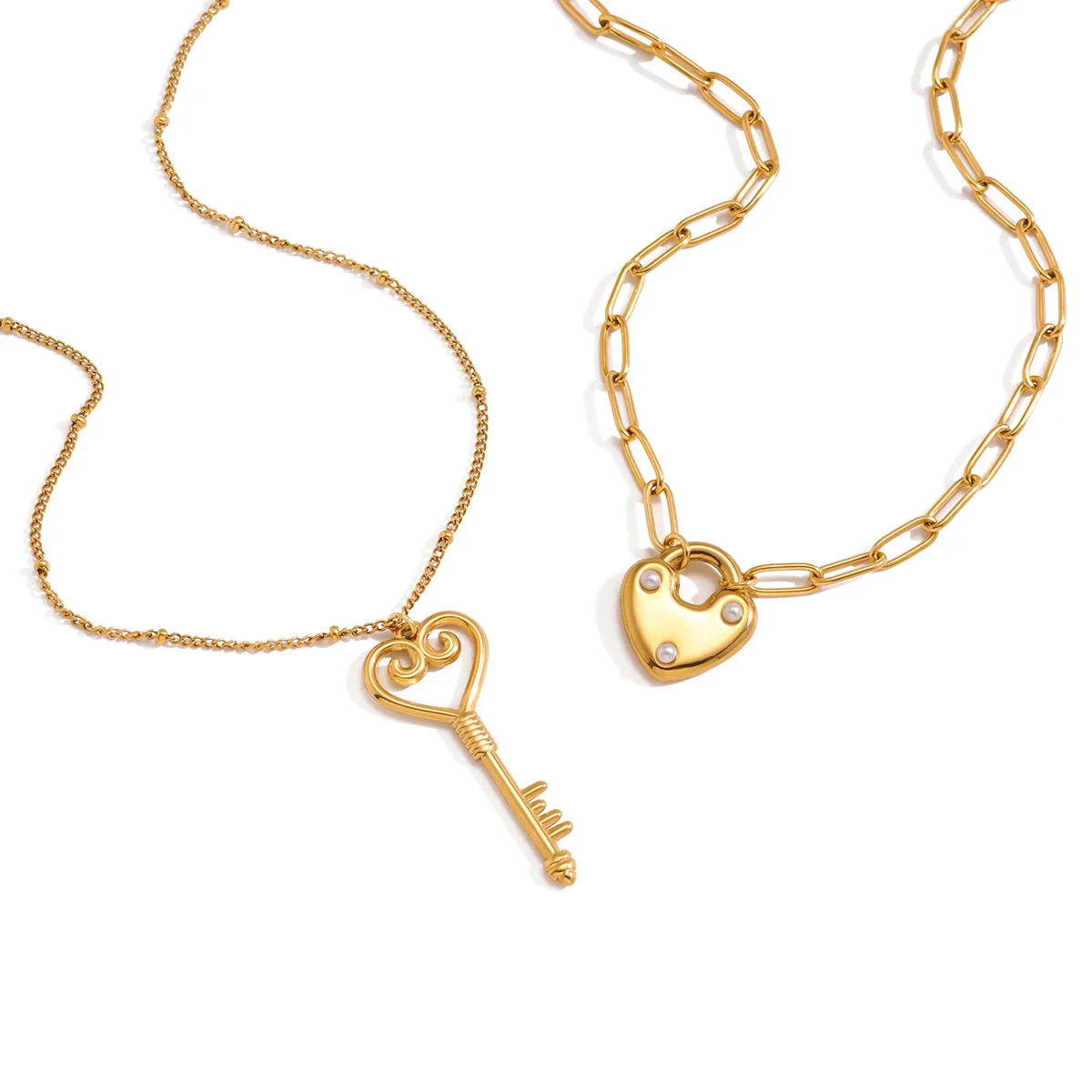 Élégant Collier Pendentif Clé et Serrure de Cœur en Acier Inoxydable Plaqué Or Imperméable Hypoallergénique Bijoux Style Doux Femmes