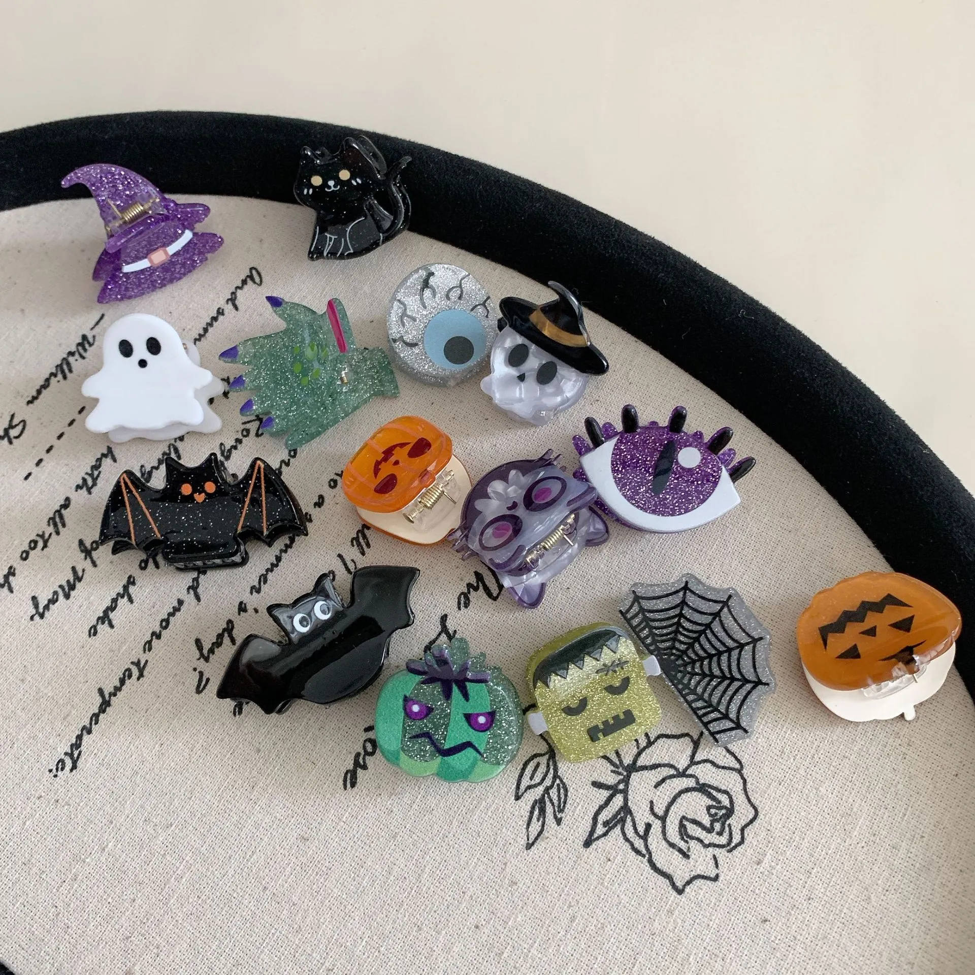 Halloween Funny Acrylic Hair Claw Clip Small Ghost Pumpkin Black Bat Cartoon Glitter Hair Accessories For Party Women Kids
