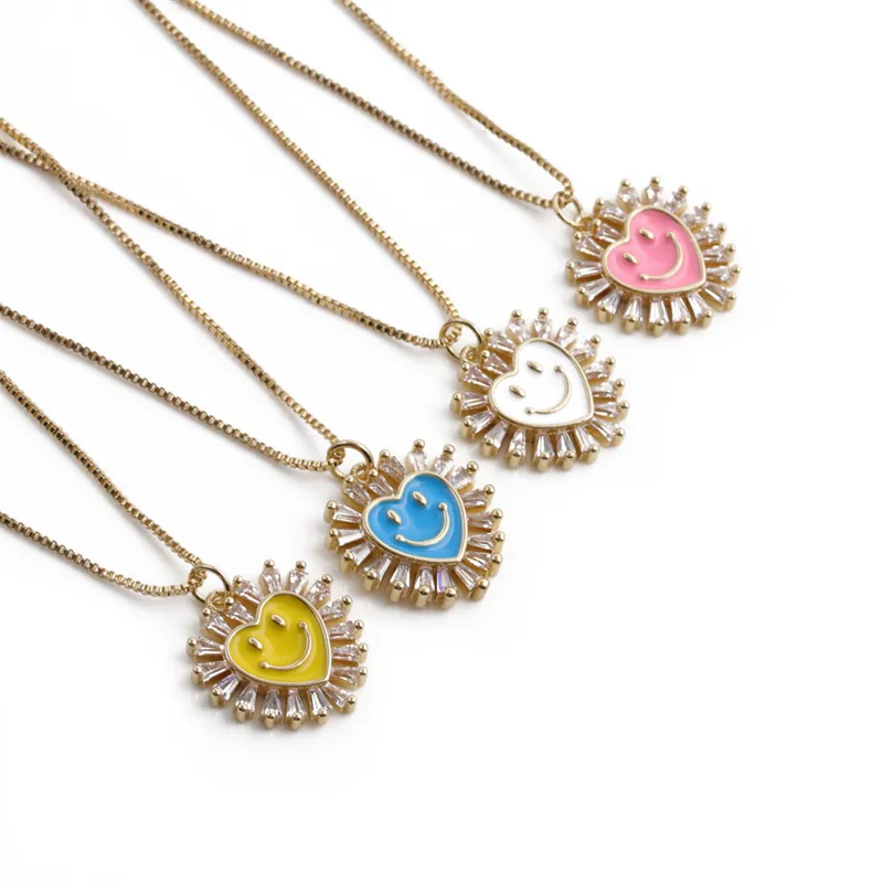 Collier Pendentif Coeur Avec Sourire En Émail Base En Cuivre Incrustation De Zircone Cubique Bijoux Minimalistes Femme