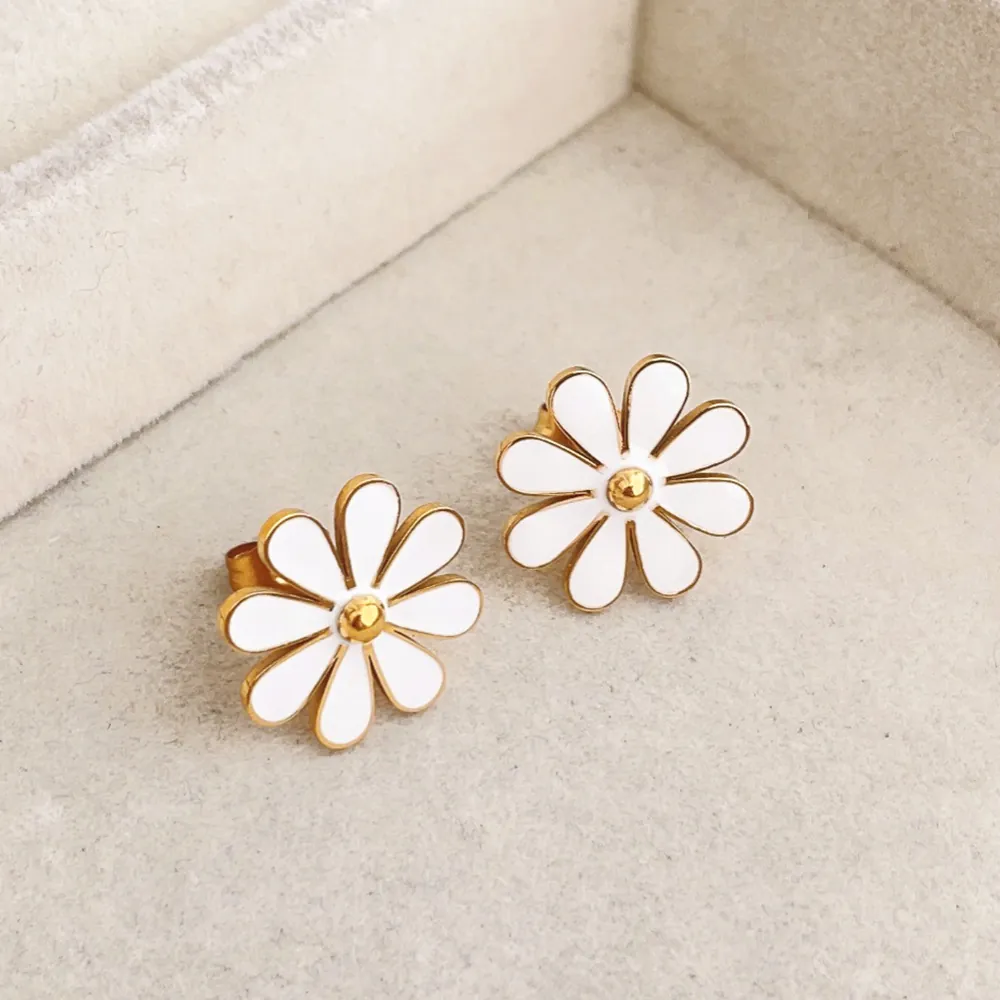 White Daisy Flower Stud Earrings Titanium Steel Enamel Cute Minimalist Floral Jewelry For Women