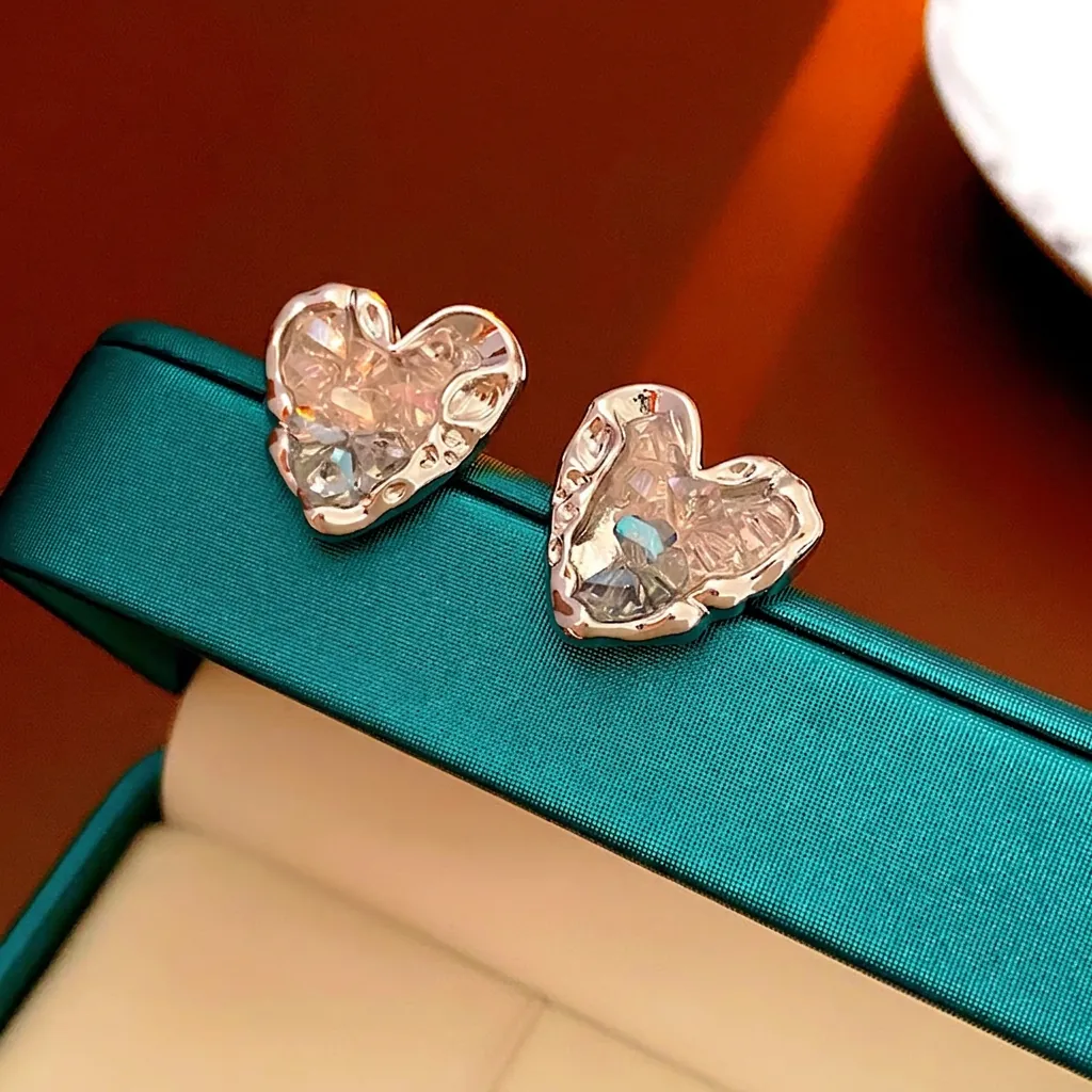 Boucles D'oreilles Puces Cœur Alliage Cristal Texture Plissée Avec Tige En Argent Bijoux Mode Femmes