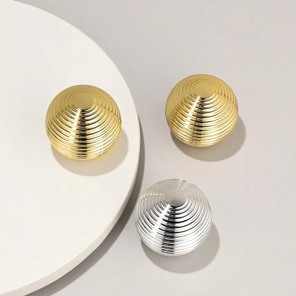 Spherical Cosmetic Cream Jar Acrylic Horizontal Grooves Noble Face Eye Cream Container Refillable Storage Bottle Metallic