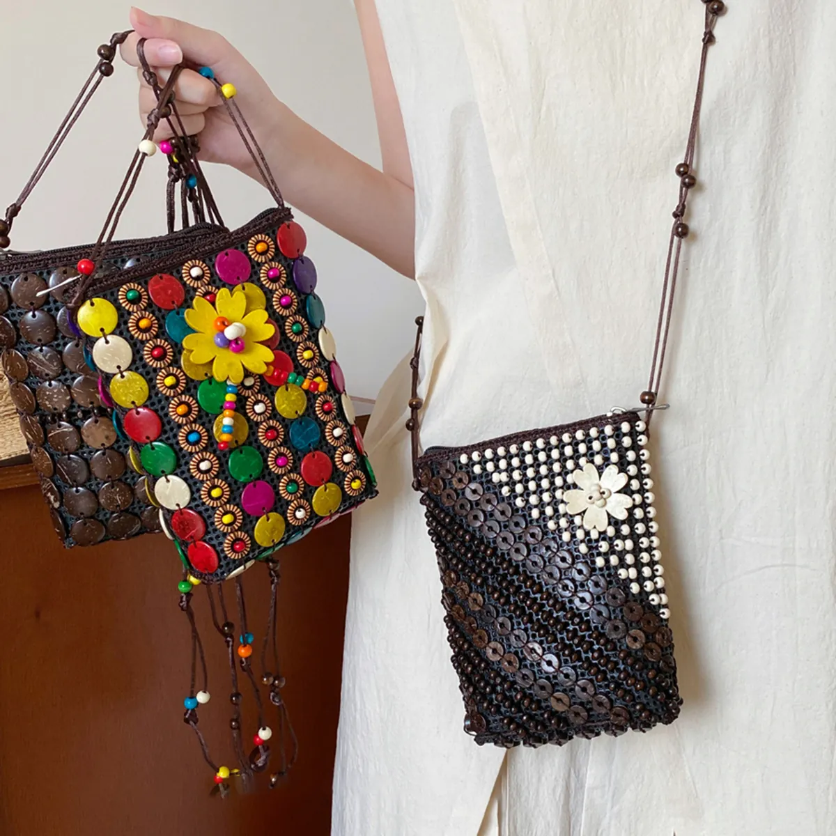 Bohemian Ethnic Flower Coconut Shell Mini Bag Necklace Handmade Wood Beaded Coin Purse Long Pendant For Women