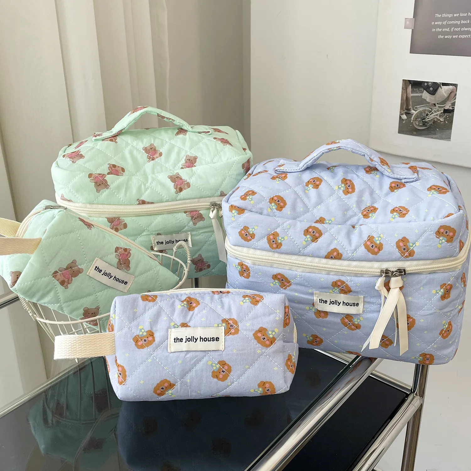Quilted Cosmetic Bag Cute Bear Pattern Large Capacity Toiletry Organizer Travel Makeup Handbag Soft Polyester