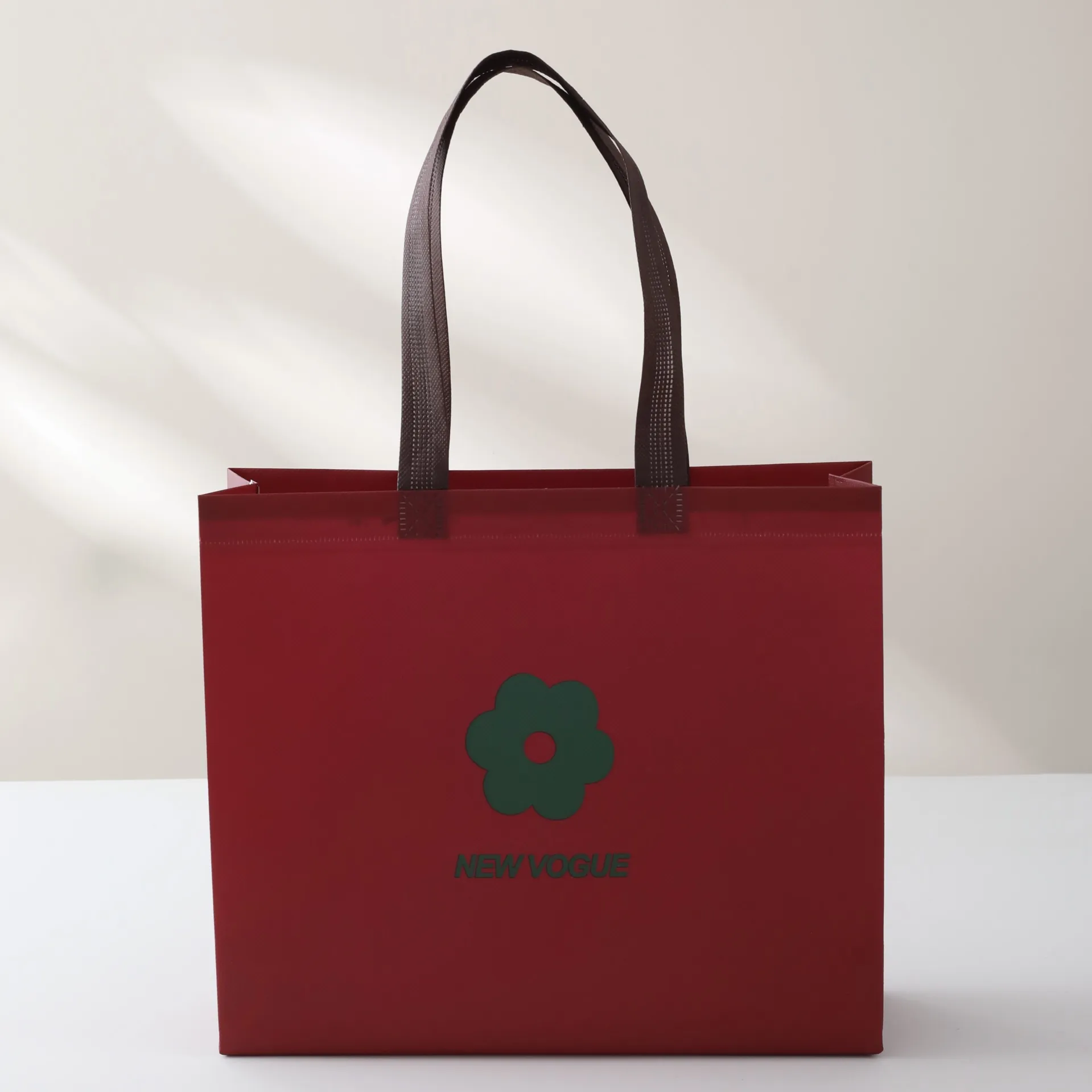 Vintage Floral Tote Bag Laminated Non-woven Large Capacity Reusable Shopping Gift Bags For Boutique Clothing Store