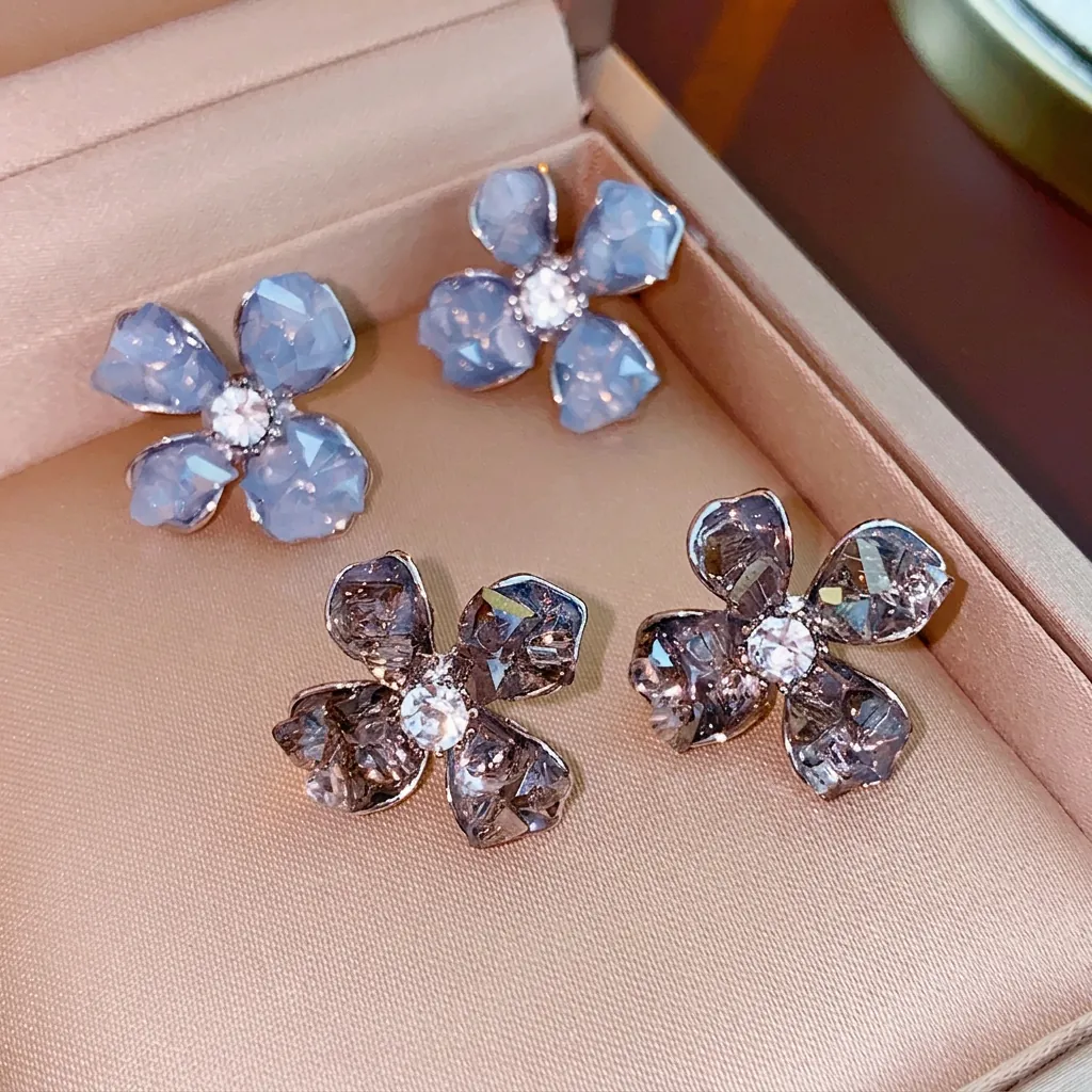 Orecchini A Lobo A Fiore Con Lega Cristallo Strass E Perno In Argento Per Donna Accessorio Di Moda Delicato