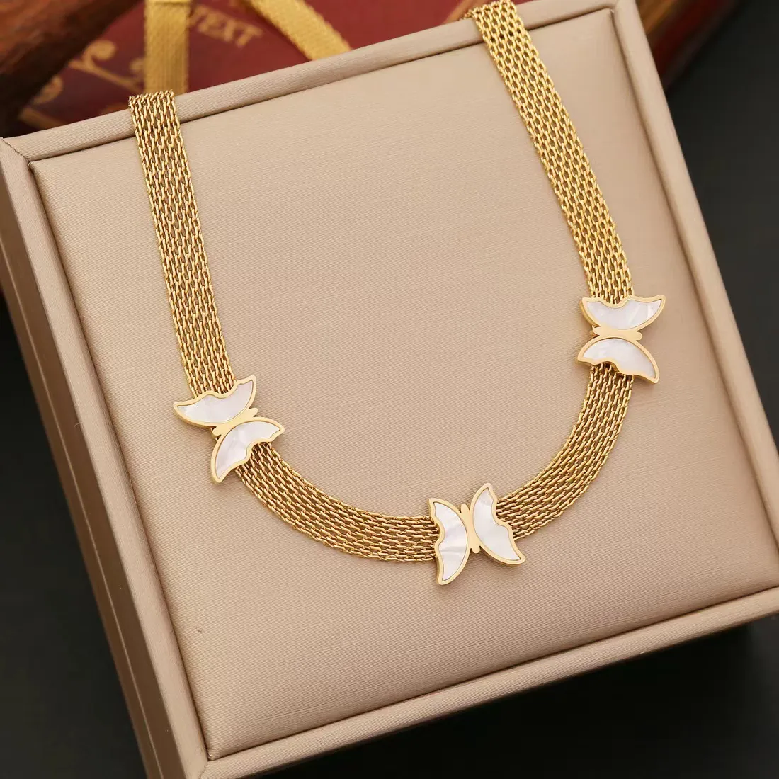 Elegant Butterfly Pendant Necklace Gold Plated Stainless Steel Mesh Braided Chain Mother Of Artificial Pearl Style Jewelry