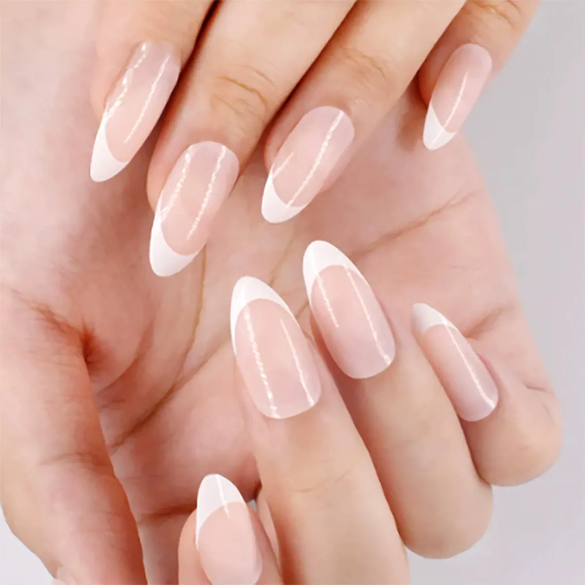 French Tip Press On Nails Almond Shape Nude Pink White Edge Glossy Artificial Nails For Women Manicure