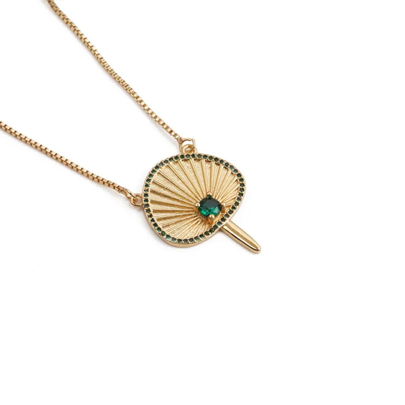 Collier Pendentif Éventail En Cuivre Plaqué Or Avec Zircon Vert Incrusté Chaîne Boîte Élégante Femme