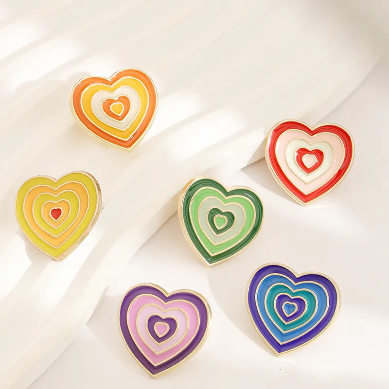 Creative Rainbow Gradient Heart Enamel Brooch Alloy Heart Shape Lapel Pin Badge For Backpack Clothes Accessories Jewelry Gift