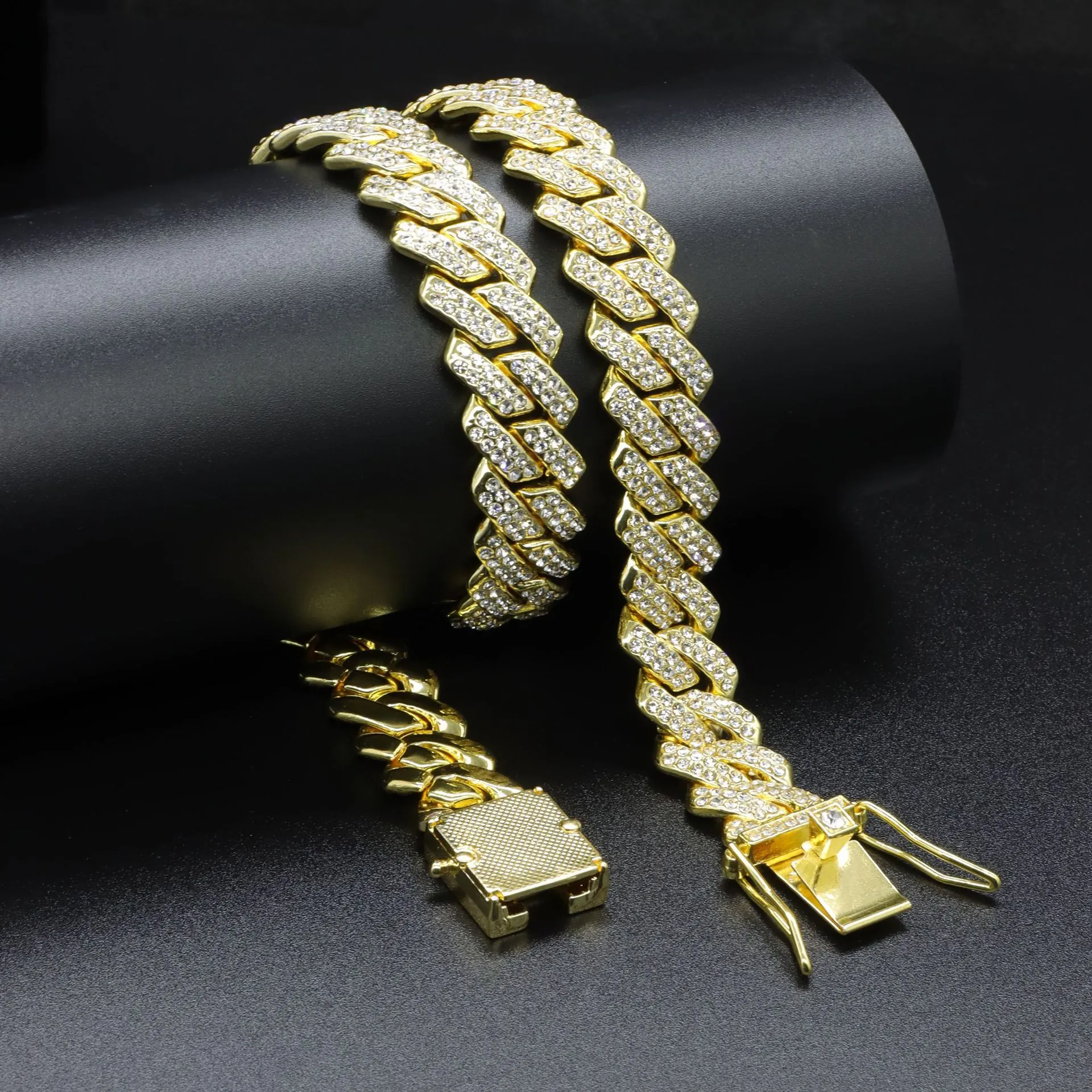 Iced Out Cuban Link Chain Necklace Zinc Alloy Rhinestone Pave Hip Hop Style Jewelry For Men And Women