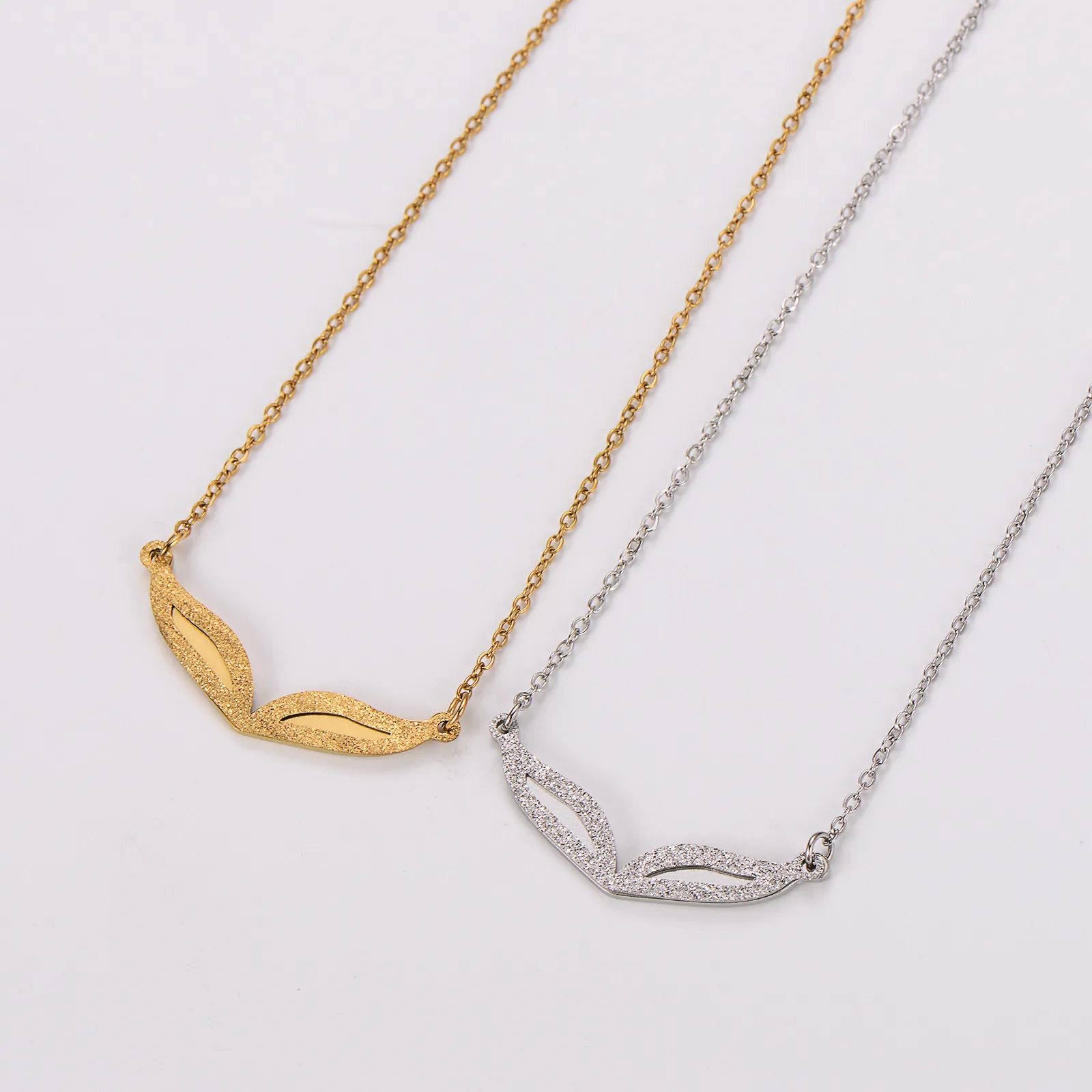Fuchsaugen Anhänger Halskette Edelstahl 18K Vergoldet Matte Blatt Flügel Strass Schmuck