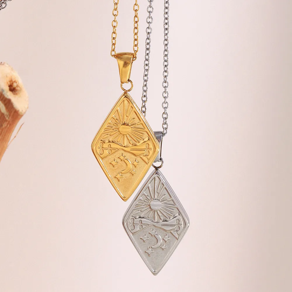 Collana Con Ciondolo A Rombo Sole Luna Stella Acciaio Inossidabile Placcato Oro 18K Gioielli Celesti Vintage Per Donna