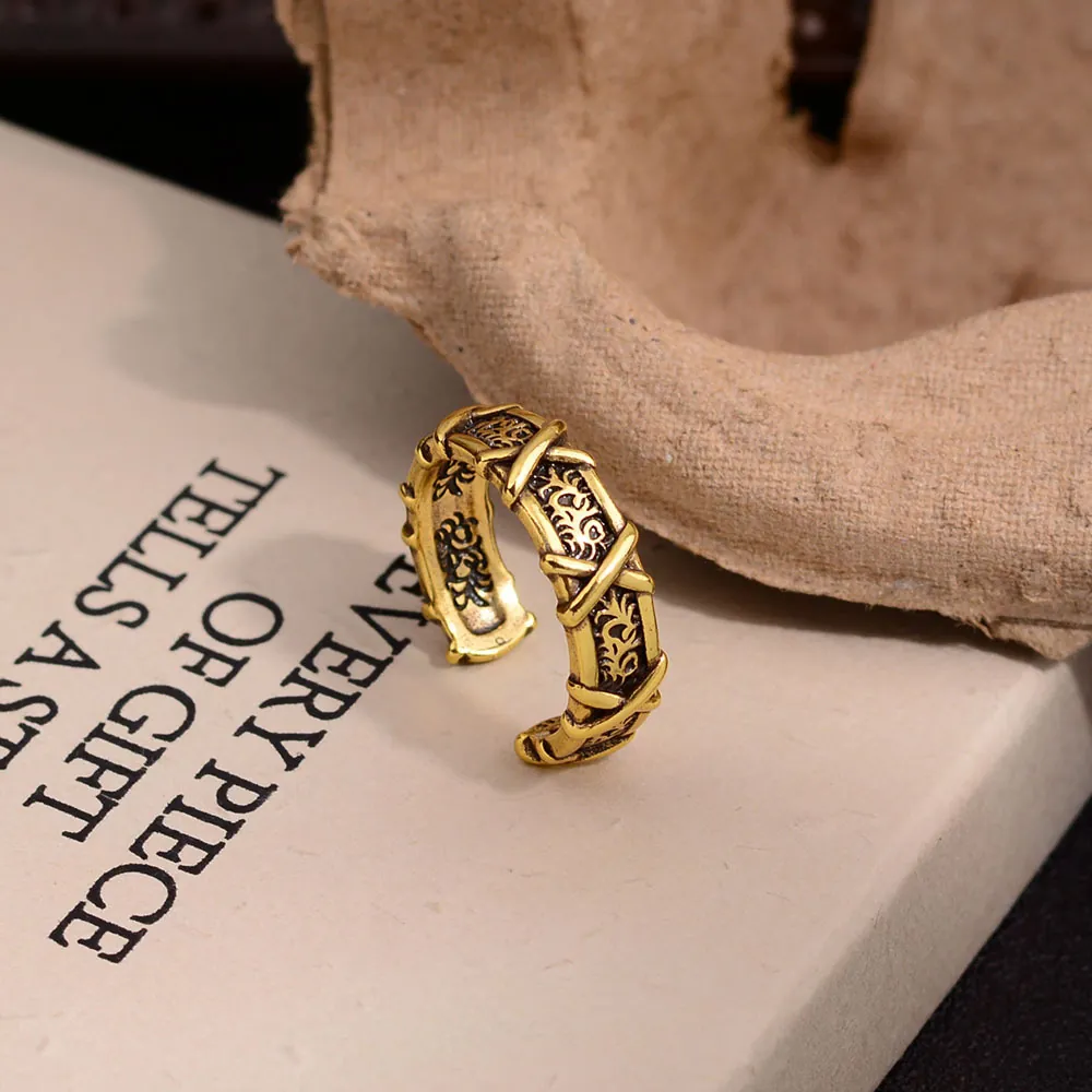 Bague Ouverte Croisée à Motif Arabesque en Or Vintage pour Femme Bijou de Doigt Réglable à Relief Géométrique Minimaliste