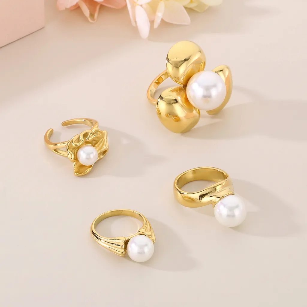 Anello In Acciaio Inossidabile Con Petali Di Fiori Di Perla Artificial Di Lusso Gioielli Regolabili Placcati Oro 18K
