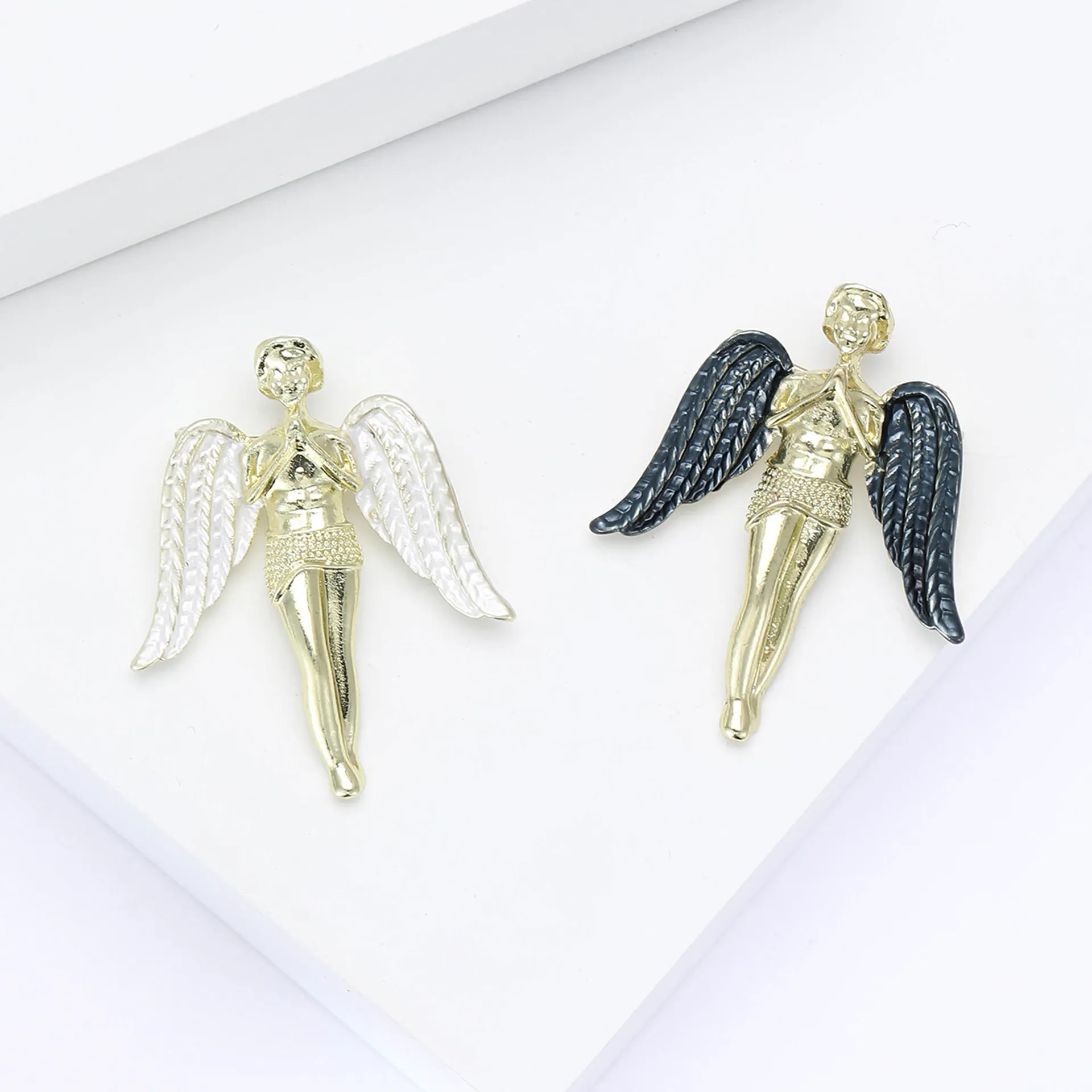 Angel Brooch Alloy Enamel Rhinestone Retro Praying Wings Corset Pin For Women Men Coat Cardigan Accessories Elegant Jewelry
