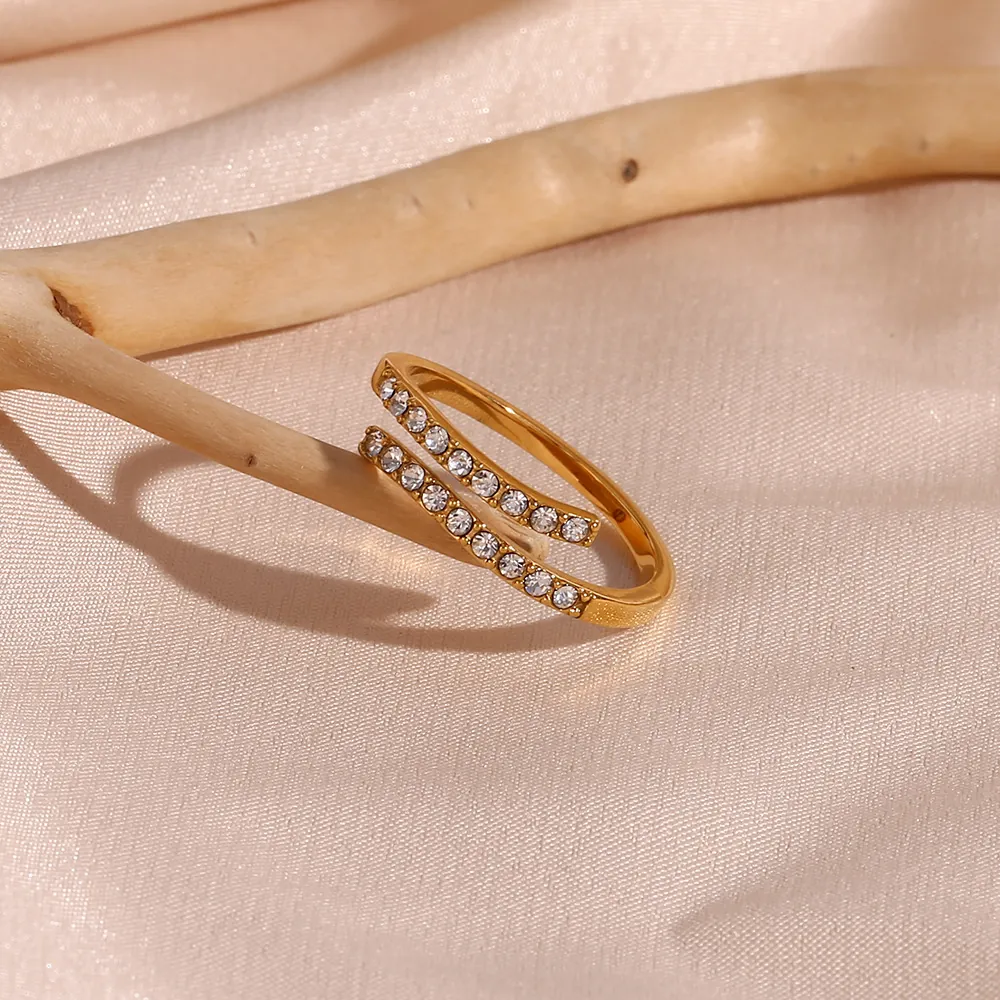 Simple Light Luxury Stainless Steel Open Ring For Women Adjustable Cross Rhinestone Finger Ring Fashion Jewelry Gift