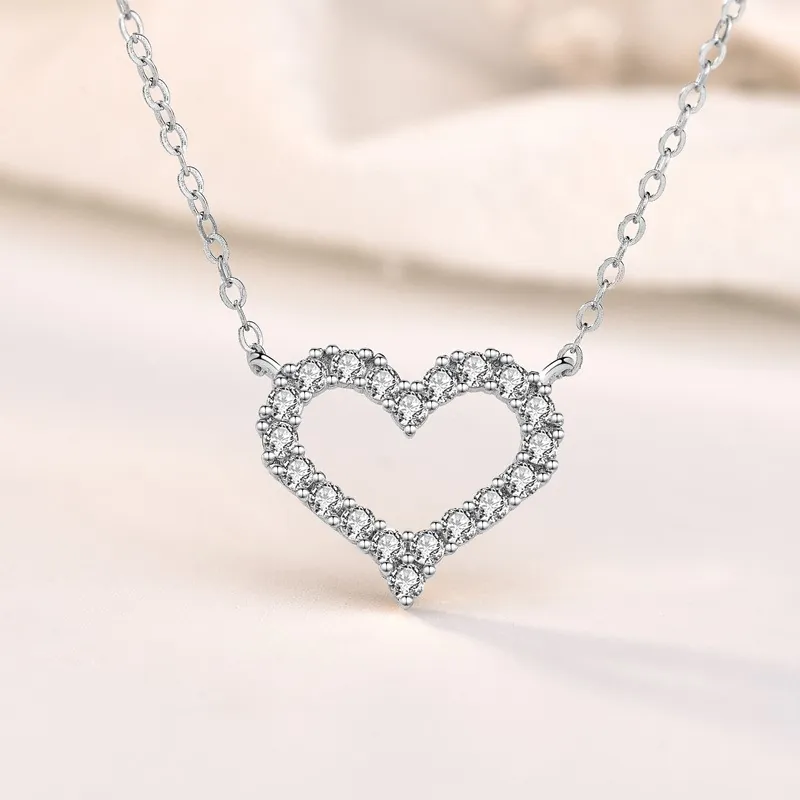 925 Sterling Silver Hollow Heart Pendant Necklace For Women Luxury White Gold Plated Clavicle Chain Rhinestone Jewelry Gift