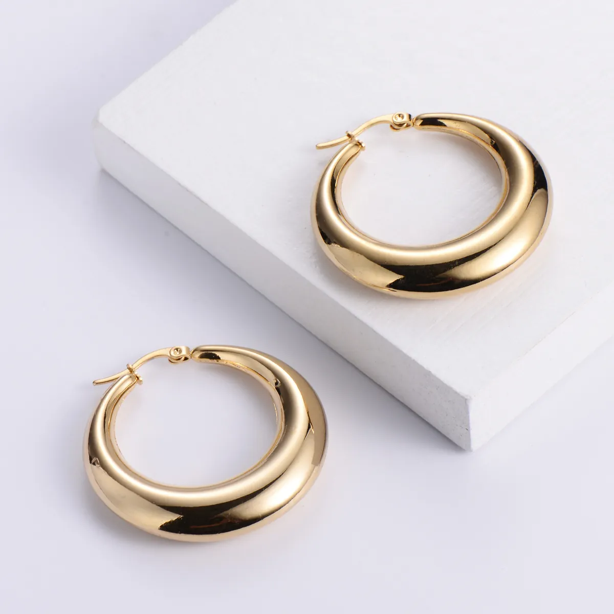 Polierte Edelstahl Creolen Für Damen Minimalistische Klobige Hohle Mond Runde Geometrische Statement Schmuck Bar Party Accessoire