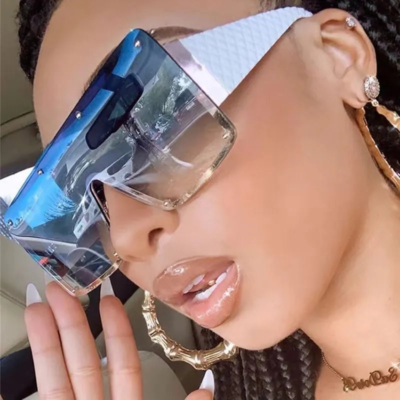 Oversized Square Sunglasses For Women Fashion Integrated Gradient Lens UV400 Rivet Quilted Temples Punk Futuristic Style
