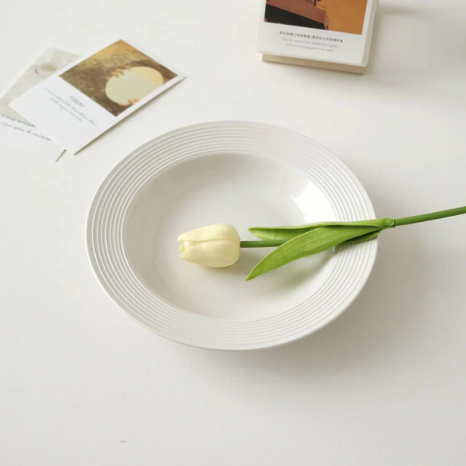 Ceramic Dinner Plate Ribbed Rim White Circular Deep Soup Dish For Pasta Western Cuisine Minimalist Style Household