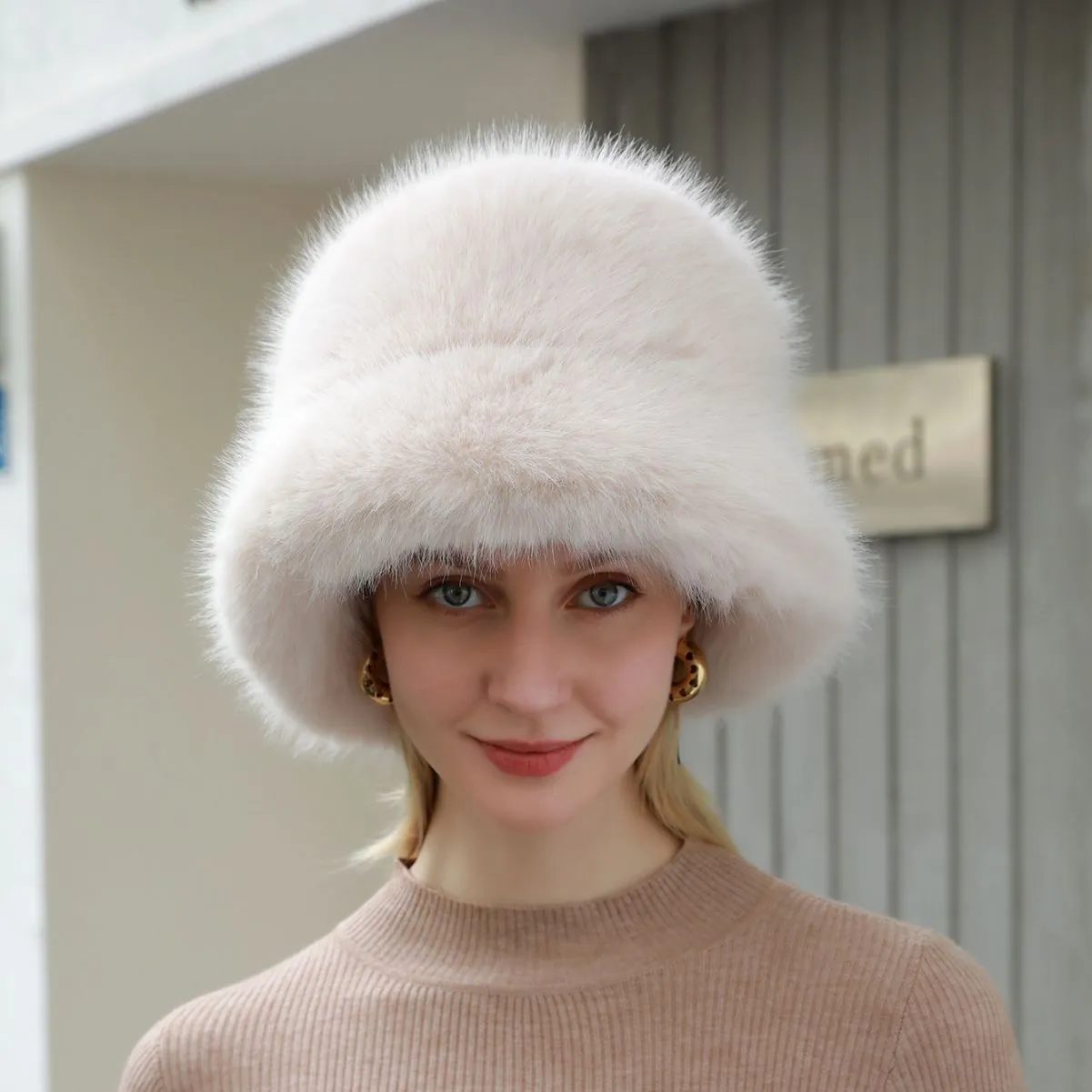 Chapeau Cloche En Fausse Fourrure Hiver Femmes Épais Chaud Peluche Bob Élégant Couleur Unie Accessoire Mode