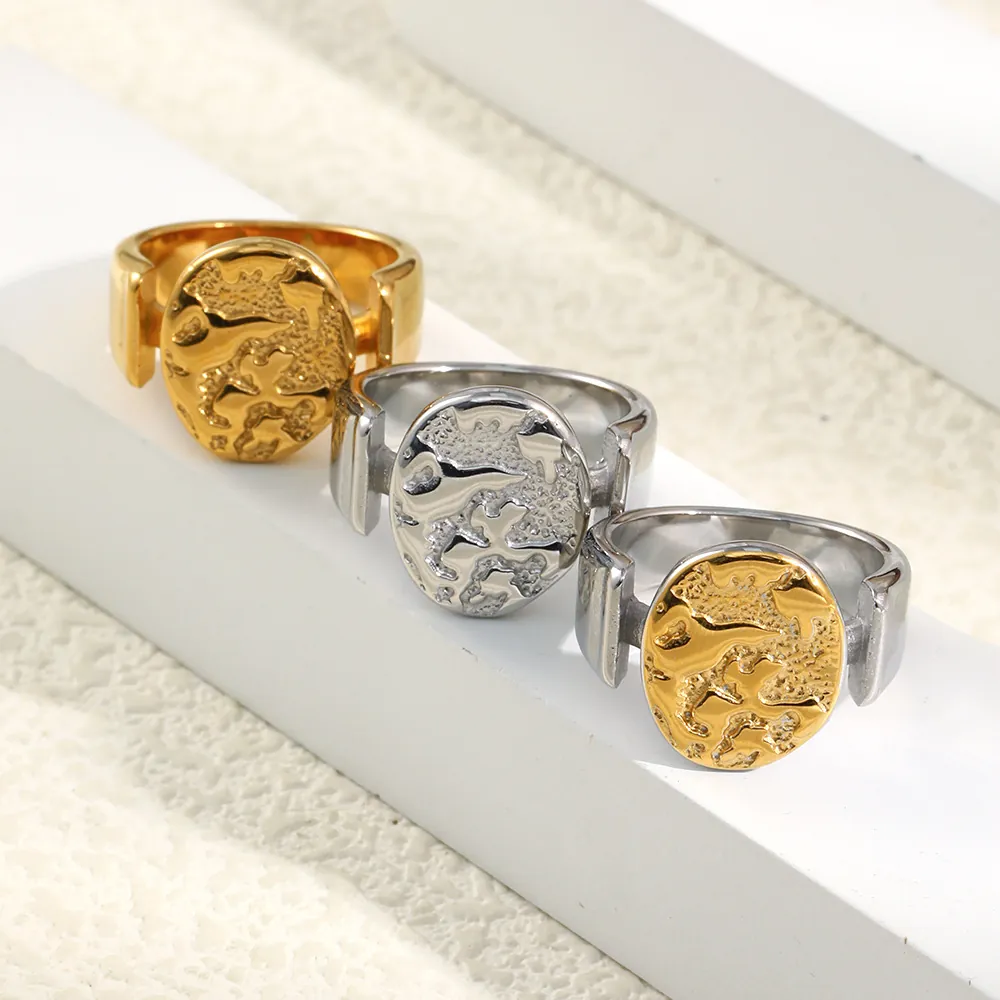 World Map Relief Ring 18K Gold Plated Stainless Steel Elliptical Round Disc Band Jewelry For Women Retro Modern Style