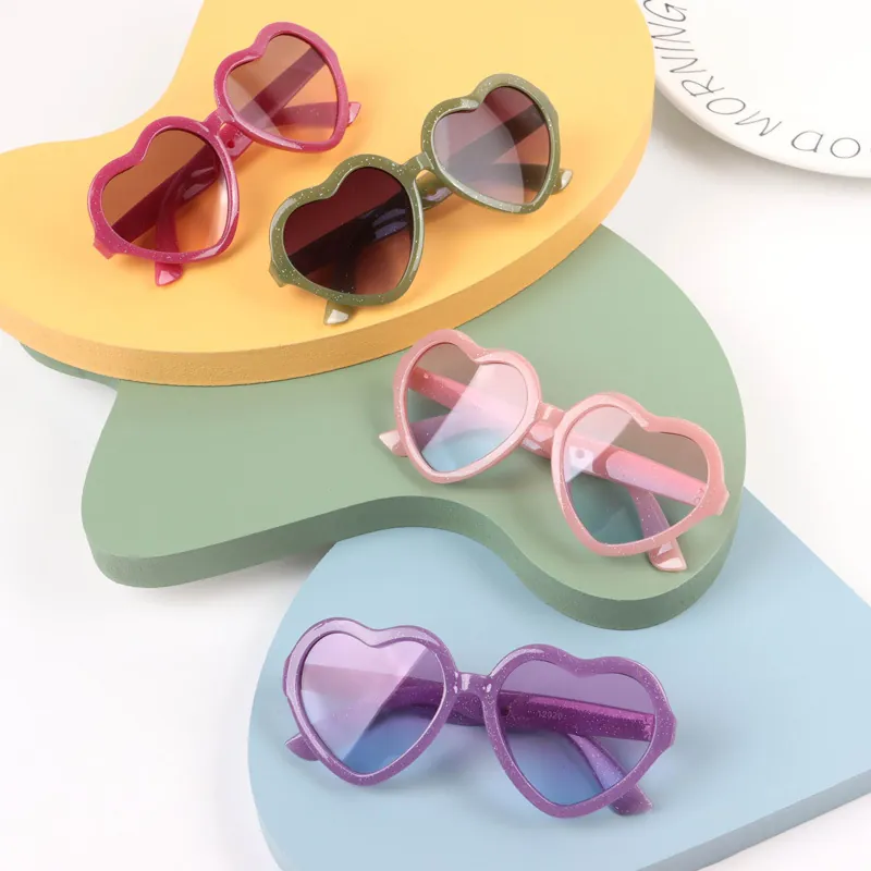 Kids Heart Shaped Sunglasses Glitter PC Frame UV400 Protection Fashion Gradient Lenses Children Party Travel Wear